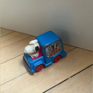 Vintage Peanuts Snoopy Ice Cream Rare Diecast Car